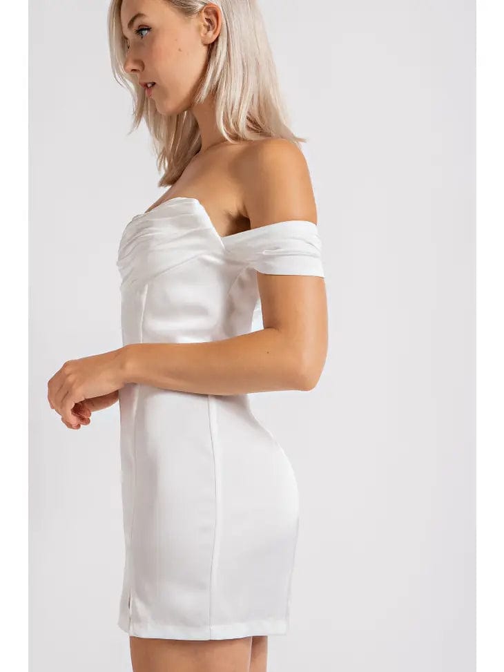 A corset bodice, gathered bust, off-shoulder arm cuffs, zipper closure, and mini-length satin make this dress a timelessly romantic and truly unforgettable pick. Wear this on your San Luis Obispo bachlorette party.
