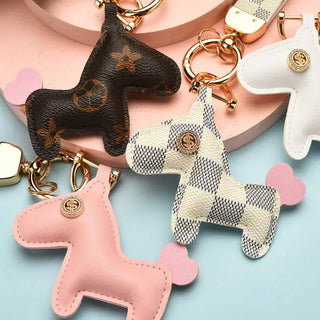 This keychain is not only a pendant, but also can be used as a coin purse in white which is very practical.