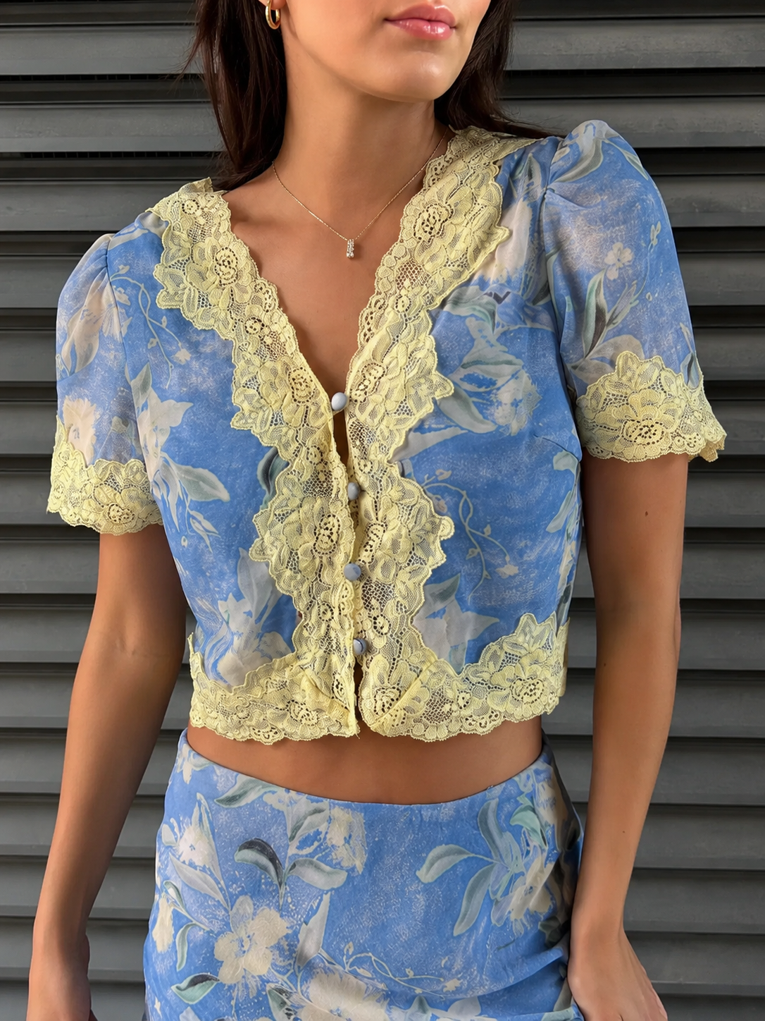 Savannah Lace Trim Floral Crop Top